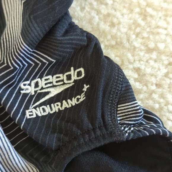 New Speedo Endurance+, Black/White, Size 20 - Picture 3 of 7